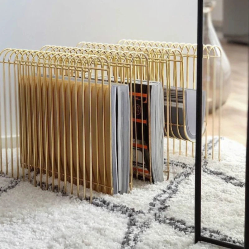 Eenvoudige kranten- en tijdsch - Lighting And Decor Magazine recensie en prijs