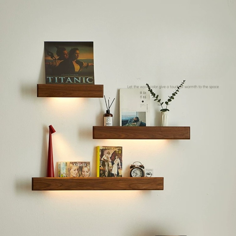 Wandplank van massief hout, zw - Lighting And Decor Magazine recensie en prijs