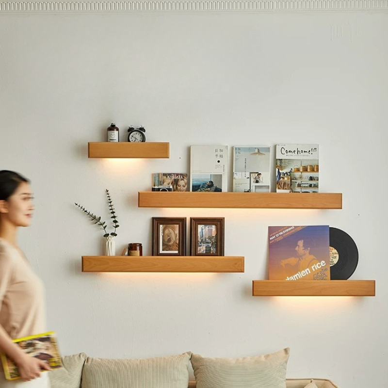 Wandplank van massief hout, zw - Lighting And Decor Magazine recensie en prijs